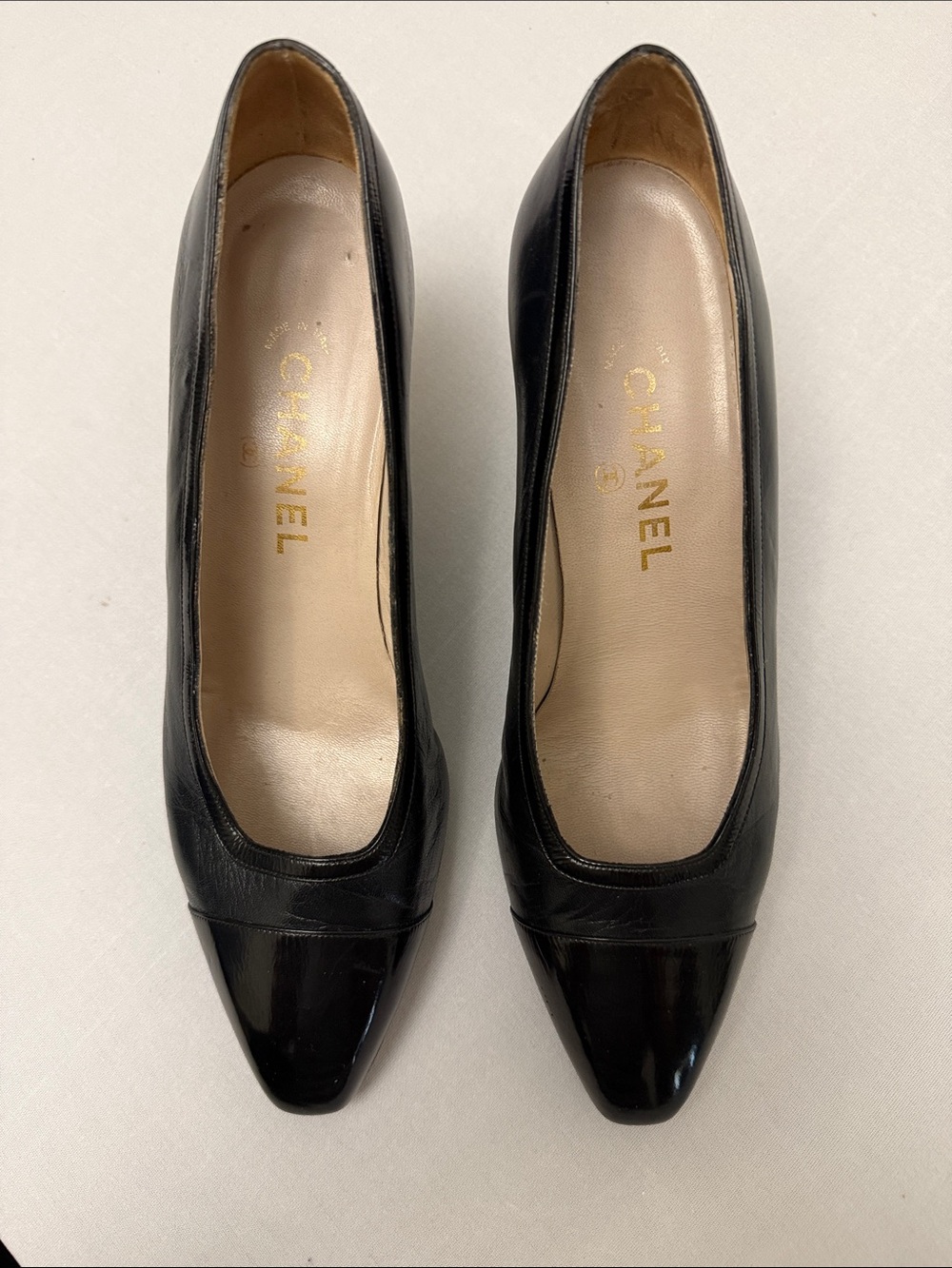 CHANEL pumps